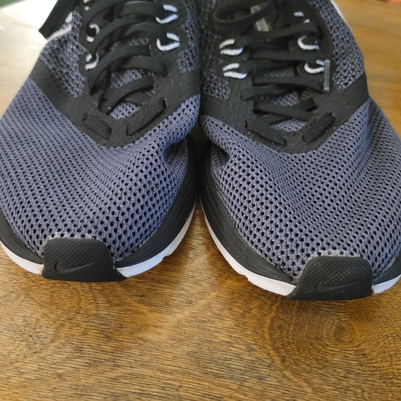 Nike Zoom Strike Womens  Running shoes sz 8.5 - Picture 2 of 7